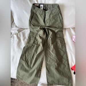 Levi’s Olive Green Cargo Pants
